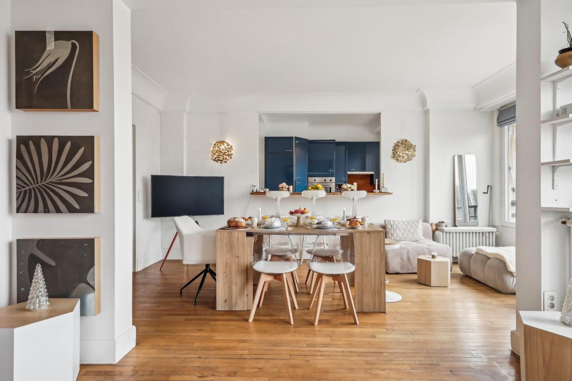 Apartment The Eiffel Tower And Seine Views With Balcony - Cityapartmentstay *