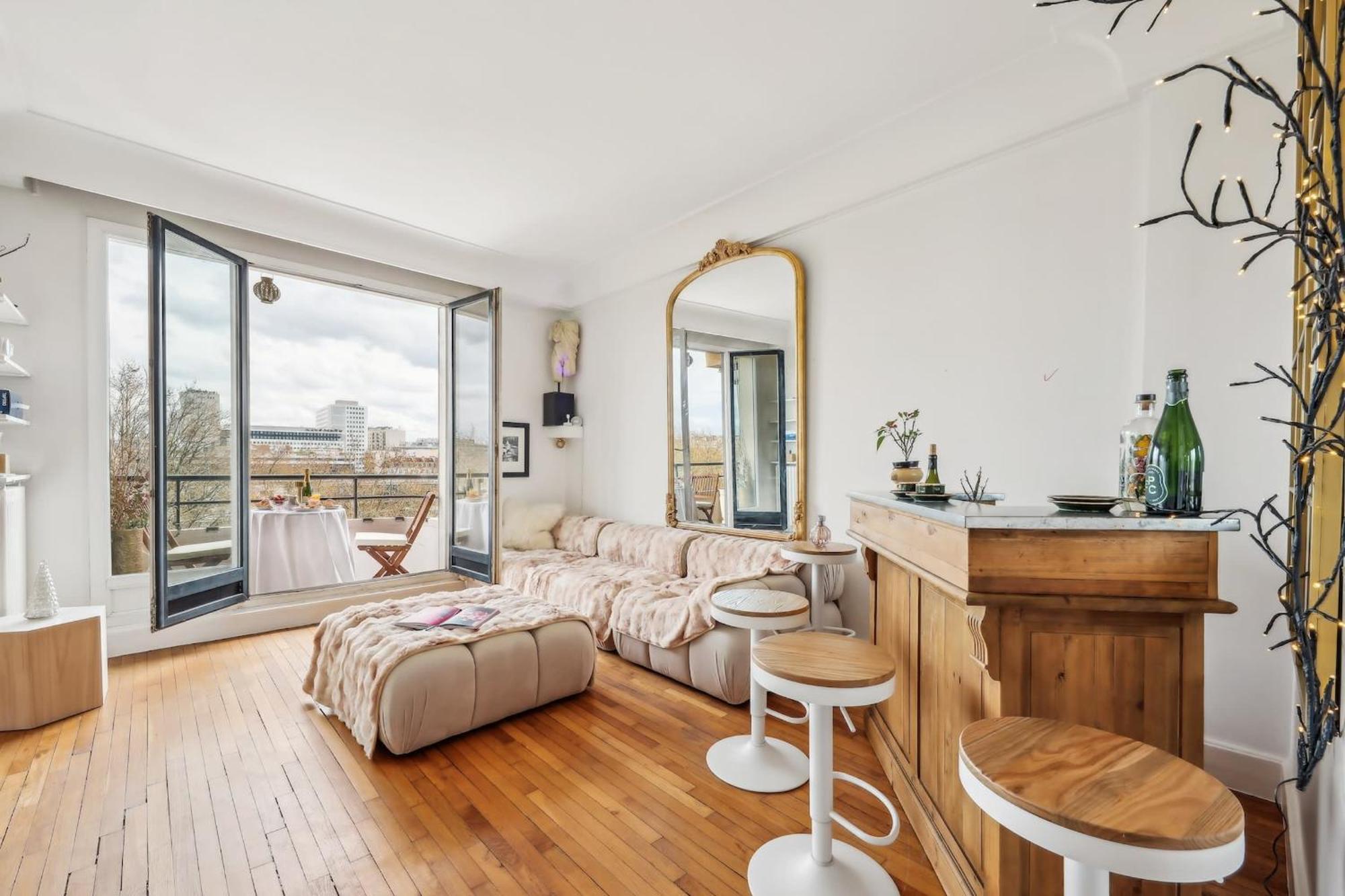 The Eiffel Tower And Seine Views With Balcony - Cityapartmentstay Apartment Paris