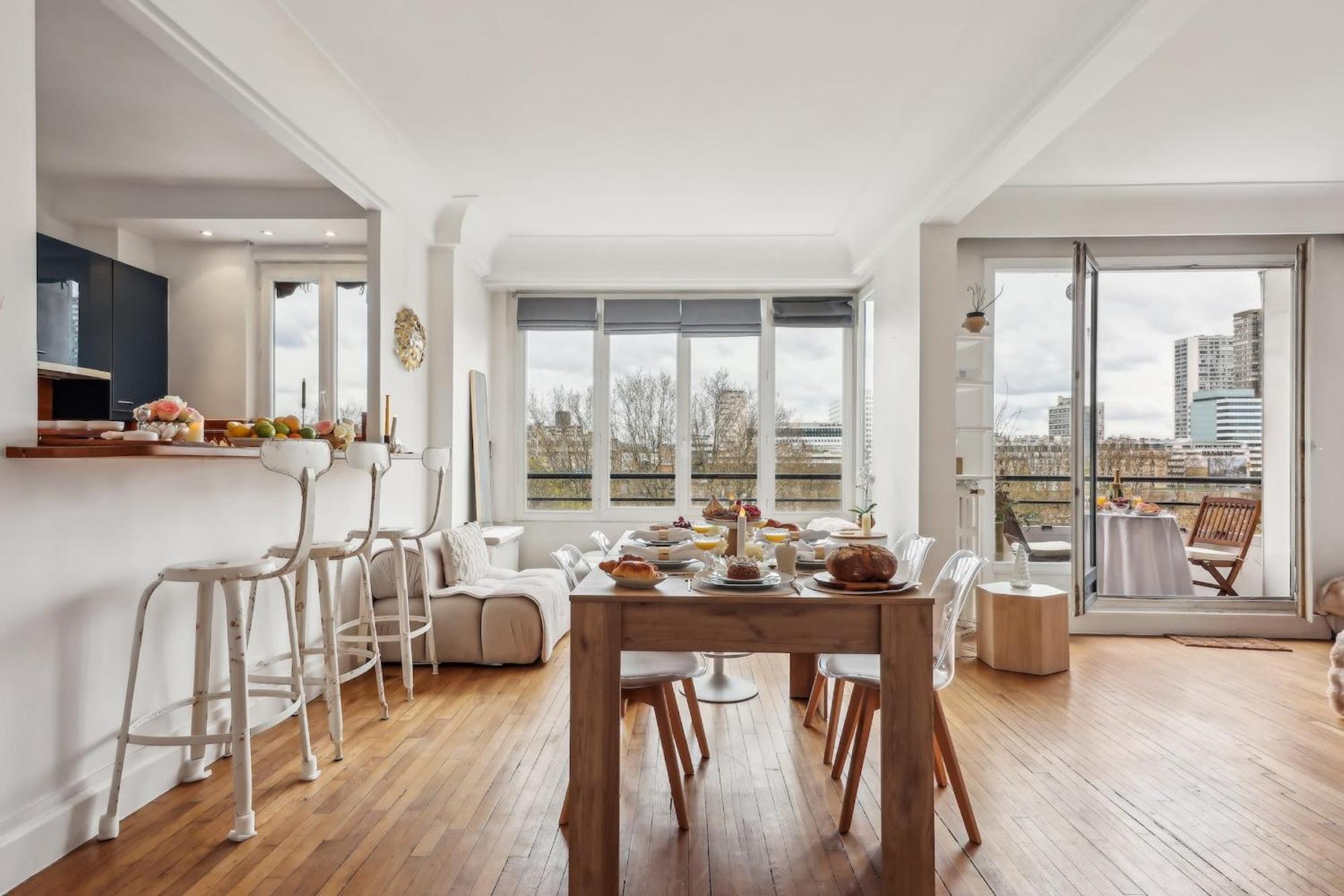 Apartment The Eiffel Tower And Seine Views With Balcony - Cityapartmentstay *