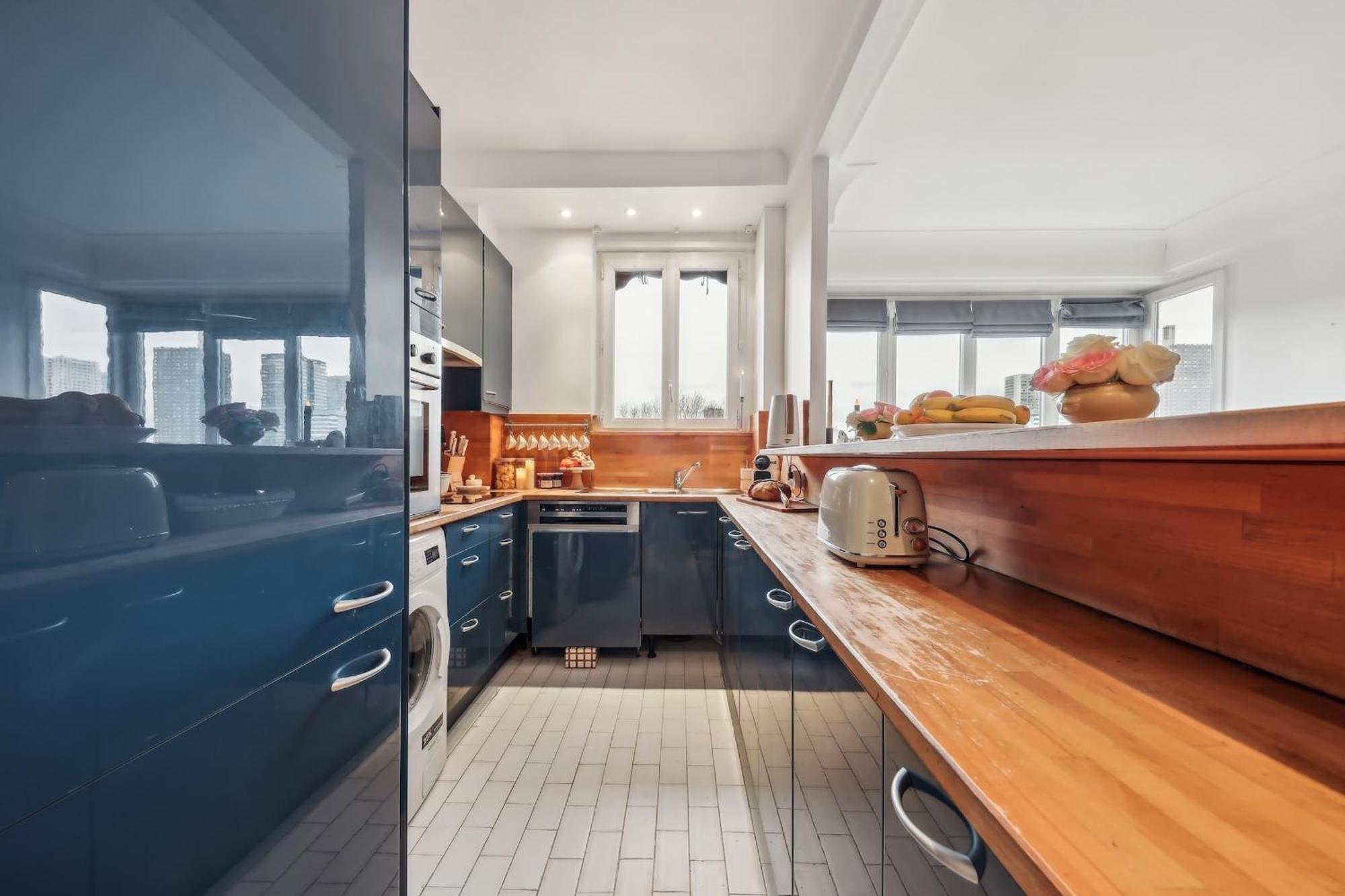The Eiffel Tower And Seine Views With Balcony - Cityapartmentstay Apartment *