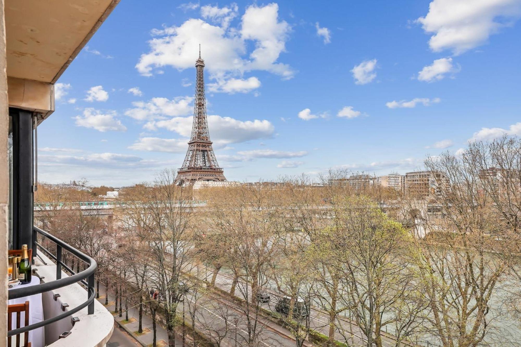 The Eiffel Tower And Seine Views With Balcony - Cityapartmentstay Apartment Paris