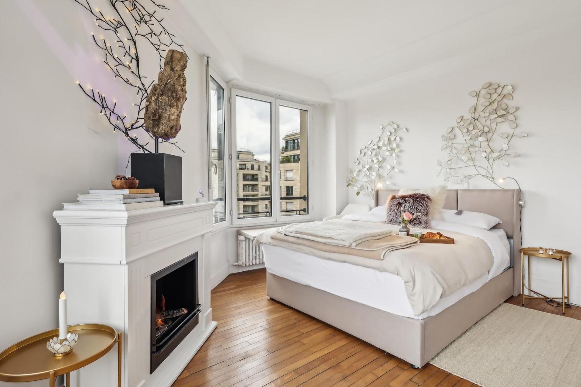 Apartment The Eiffel Tower And Seine Views With Balcony - Cityapartmentstay
